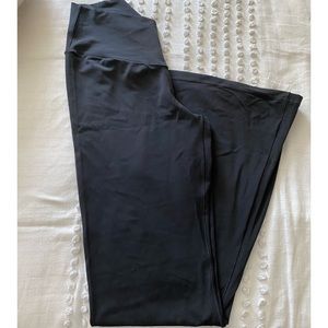 [aerie] Black Offline Real Me Crossover Flared Legging - XL